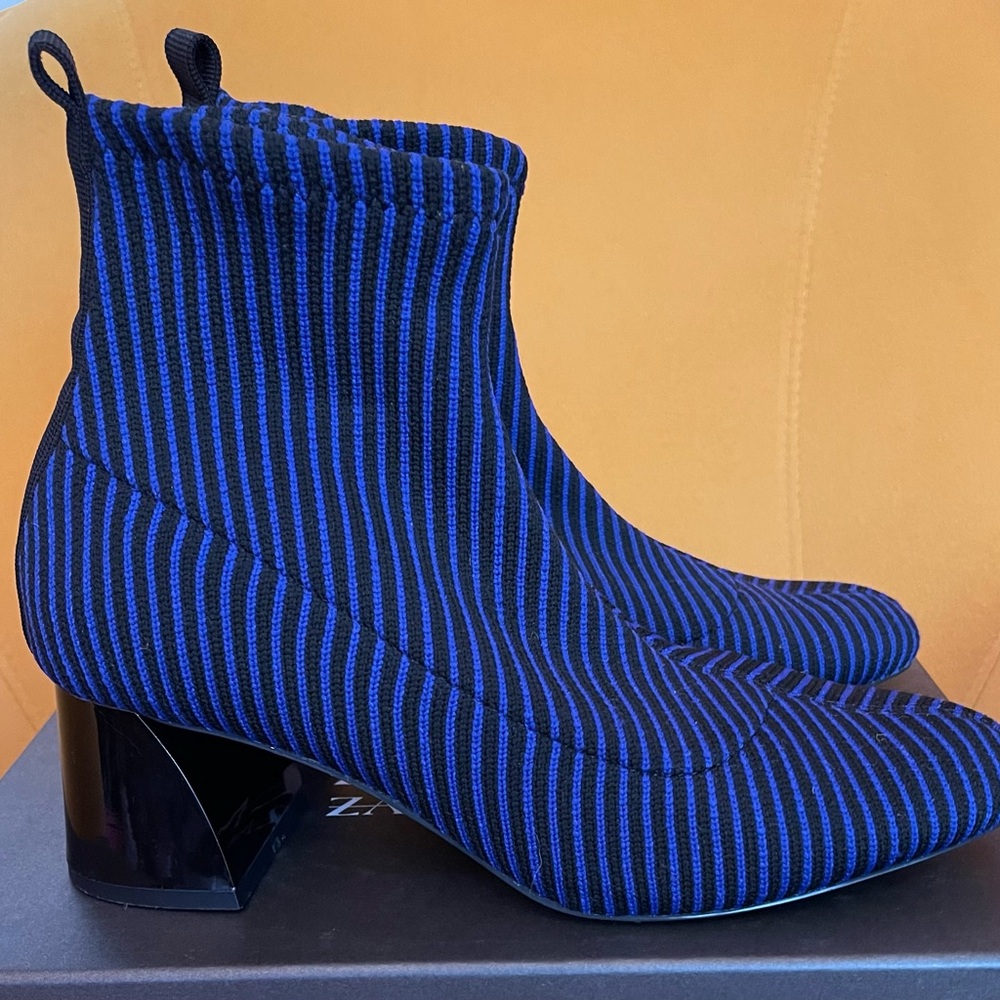 DARLING! Blue/ Black booties!!!